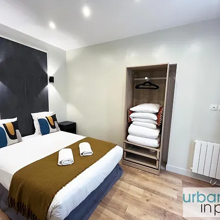 23 - Charming Parisian Flat In 아파트