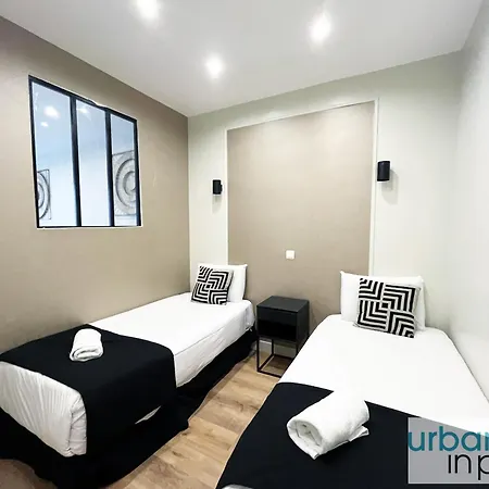 23 - Charming Parisian Flat In Paris