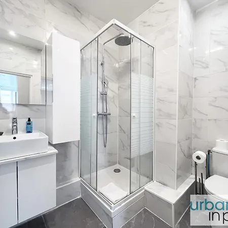 23 - Charming Parisian Flat In * Paris