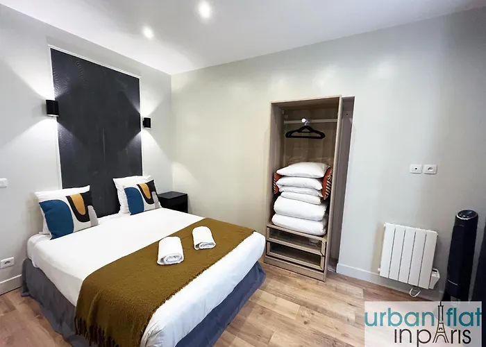 23 - Charming Parisian Flat In Διαμέρισμα