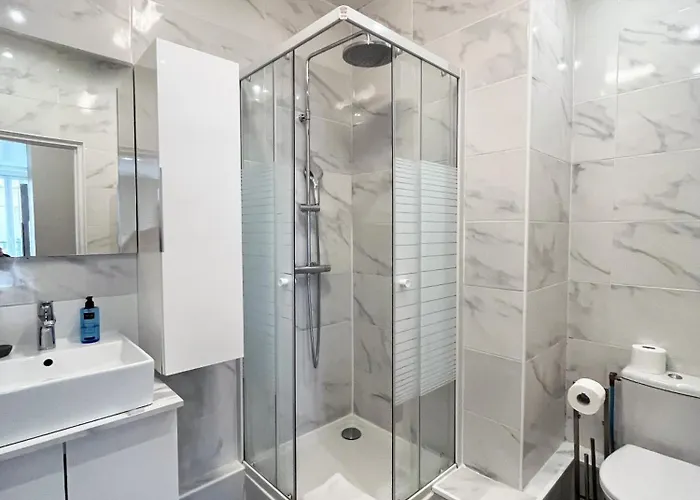 23 - Charming Parisian Flat In * Παρίσι