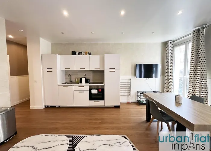 23 - Charming Parisian Flat In *