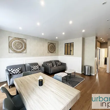 23 - Charming Parisian Flat In Paris